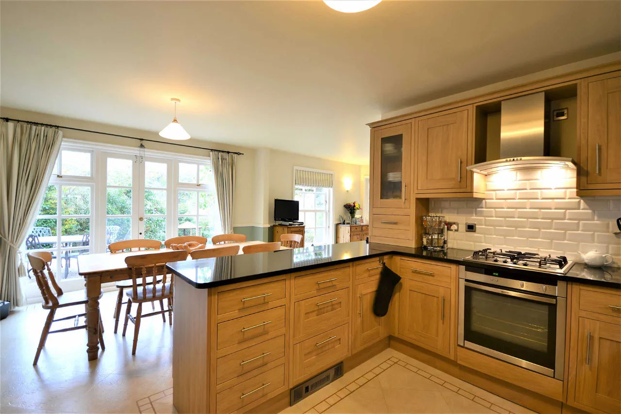 Coombehurst Close, Hadley Wood, EN4 0JU, photo 6