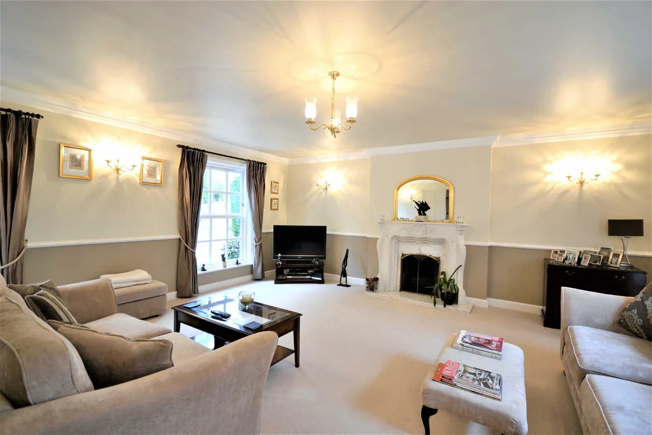 Coombehurst Close, Hadley Wood, EN4 0JU, photo 4