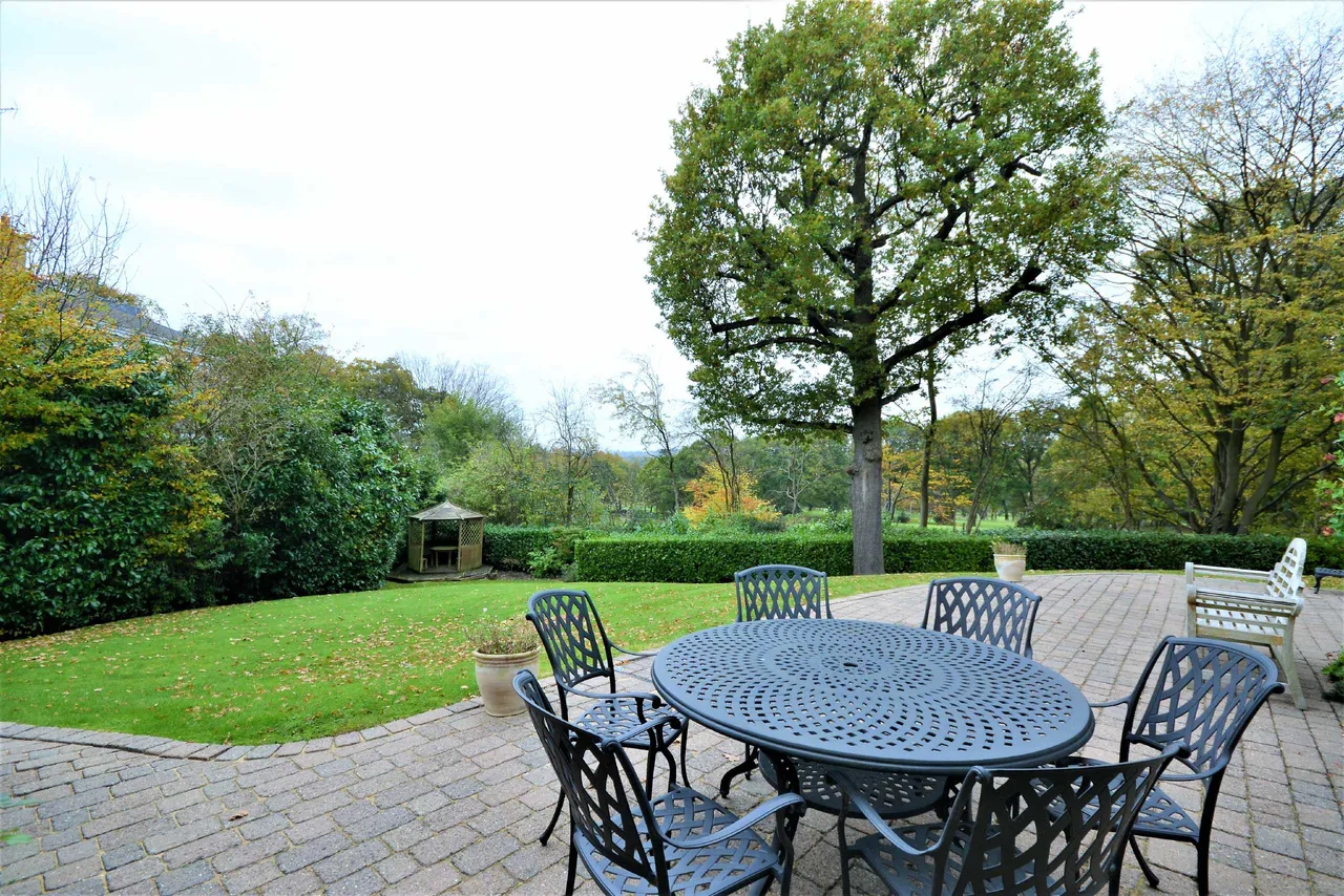 Coombehurst Close, Hadley Wood, EN4 0JU, photo 15