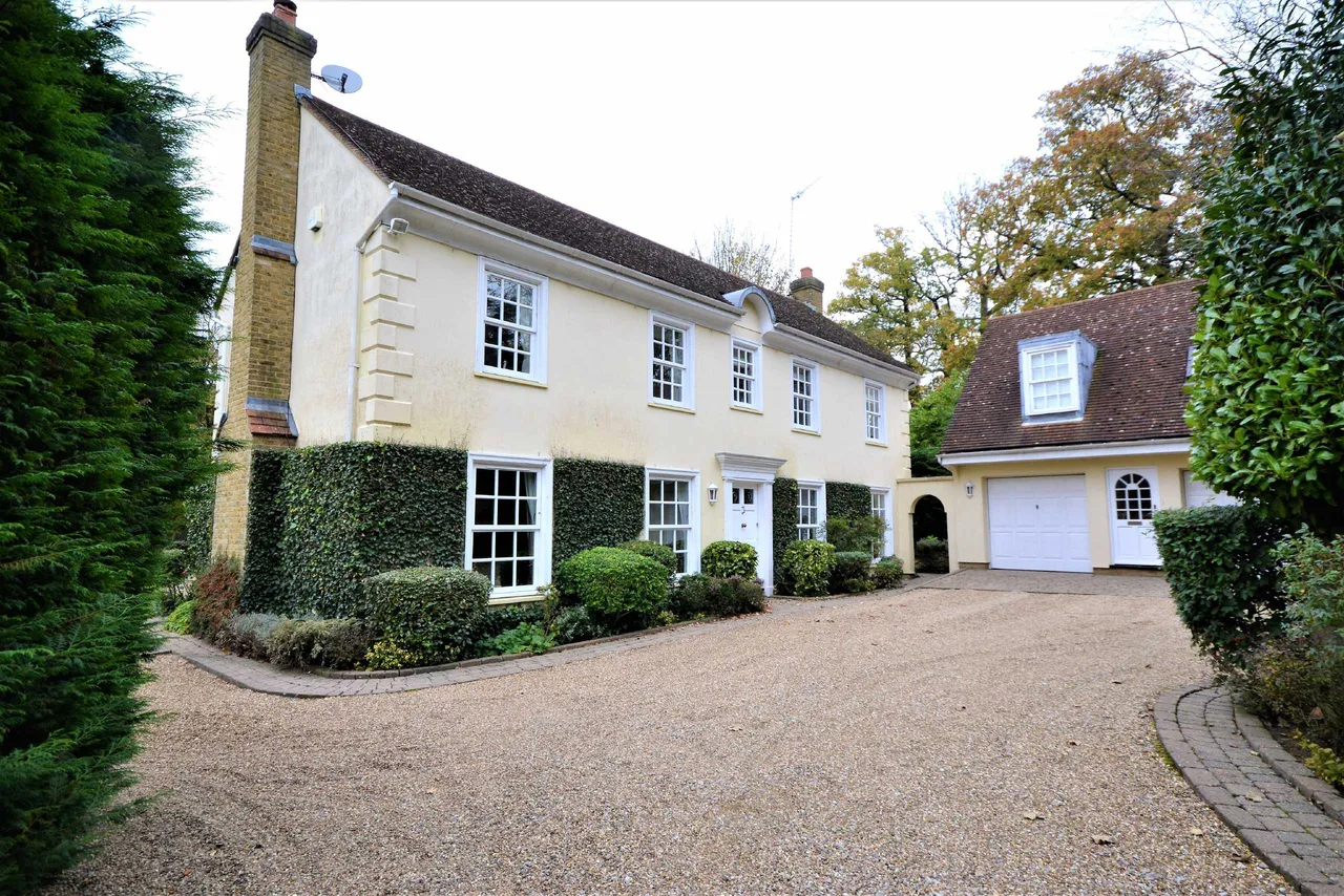 Coombehurst Close, Hadley Wood, EN4 0JU, photo 2