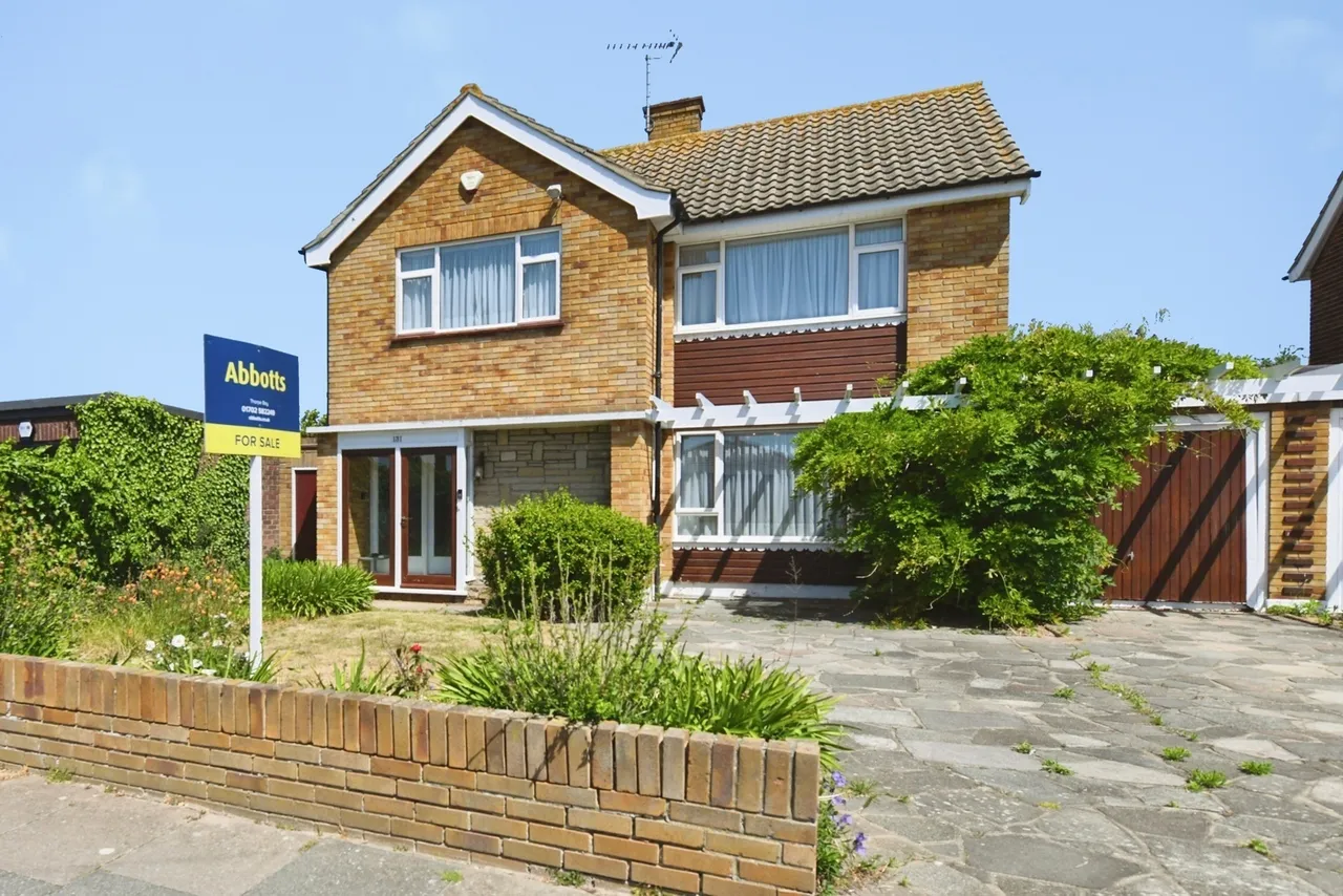 3 bed house for sale — Johnstone Road, Thorpe Bay, Essex, SS1