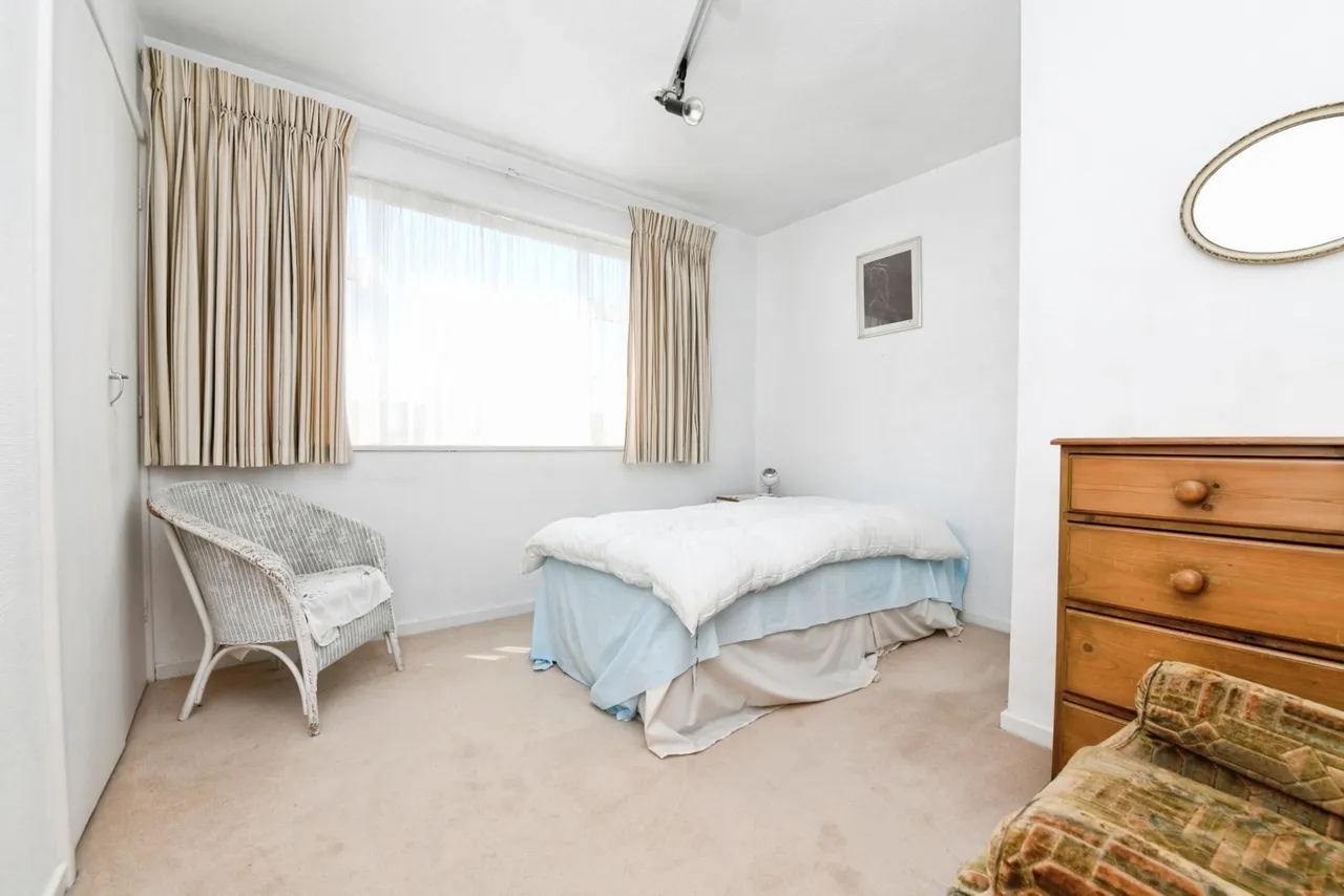 Johnstone Road, Thorpe Bay, Essex, SS1, photo 9