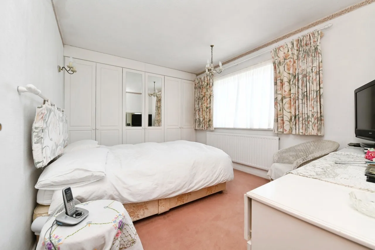 Johnstone Road, Thorpe Bay, Essex, SS1, photo 7