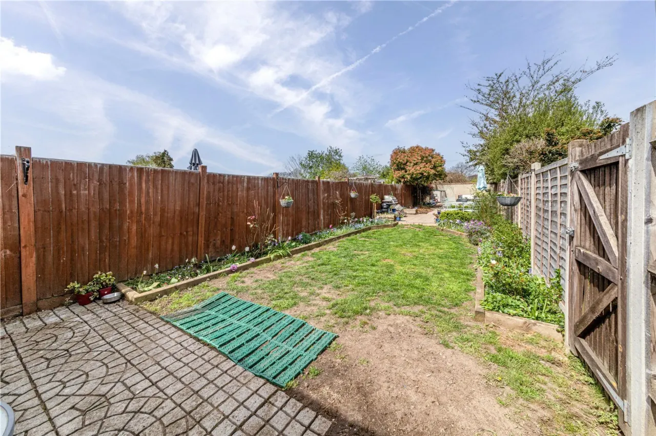 Hart Road, Byfleet, West Byfleet, Sur..., photo 19