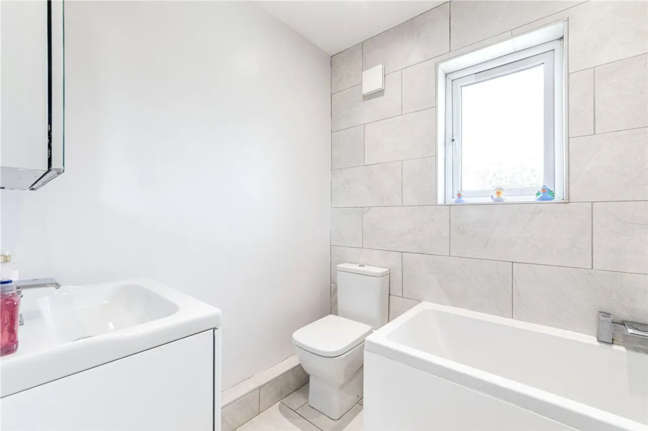 Hart Road, Byfleet, West Byfleet, Sur..., photo 17