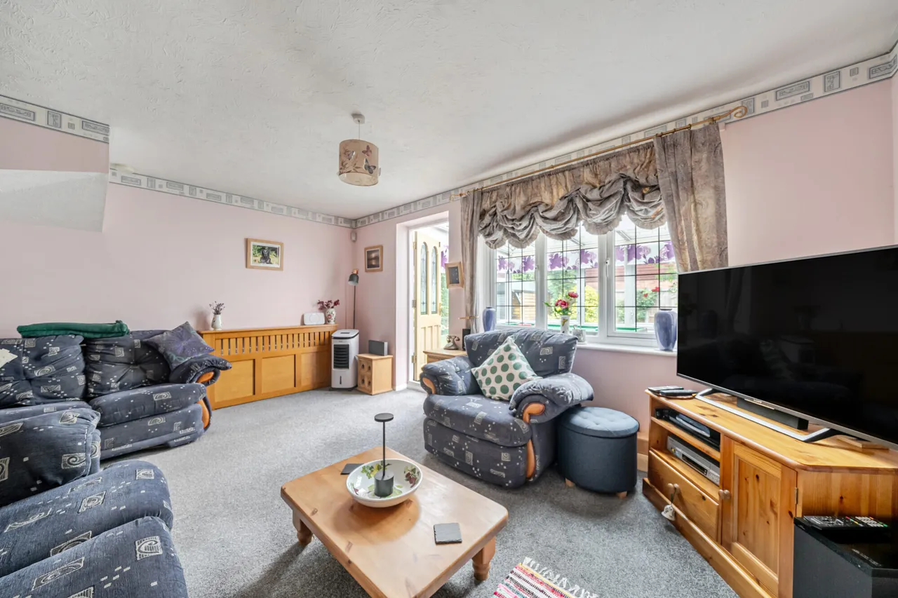 Periwinkle Close, Lindford, GU35, photo 3