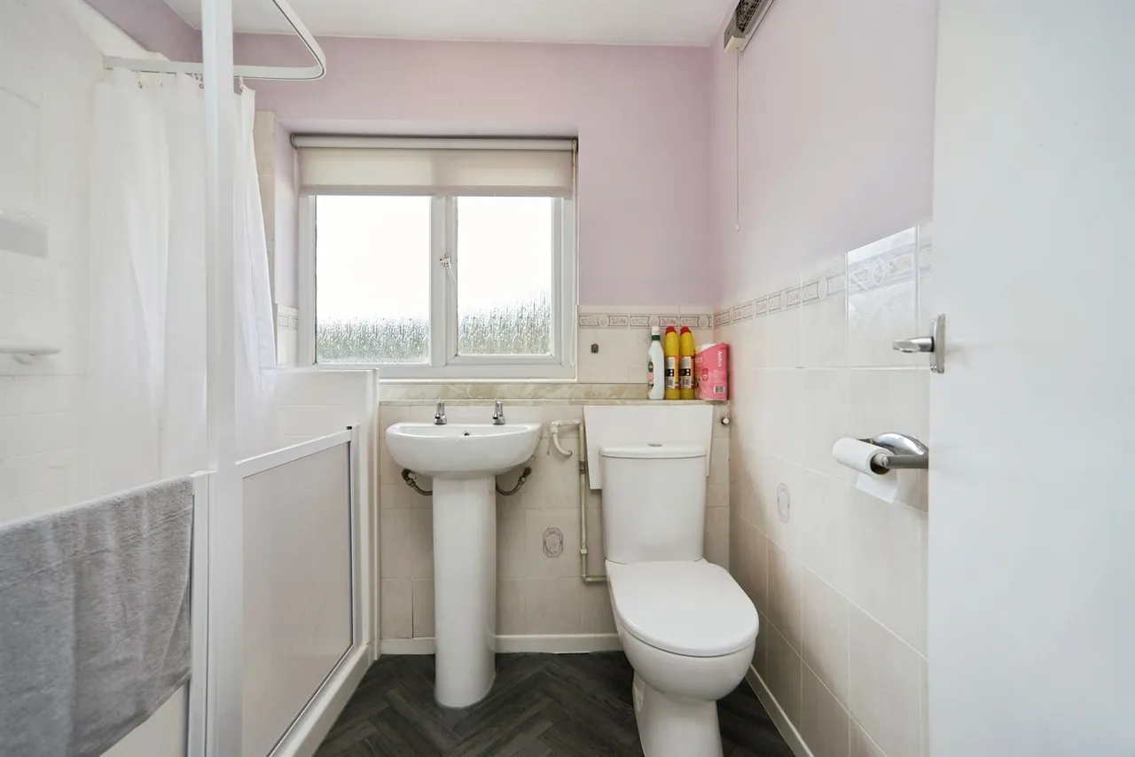 Cliffe Gardens, Shipley, BD18, photo 8