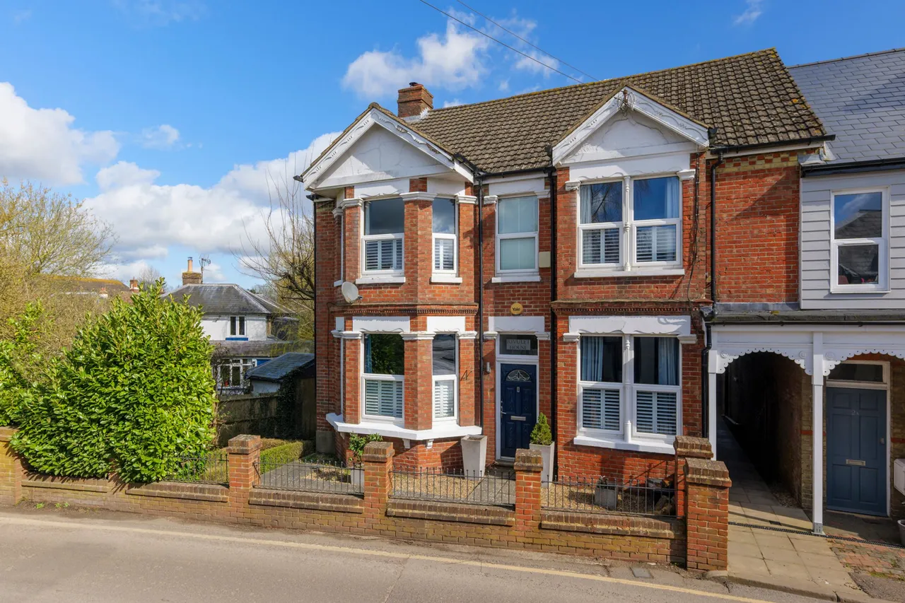 4 bed house for sale, Canterbury Road, Lyminge, CT18