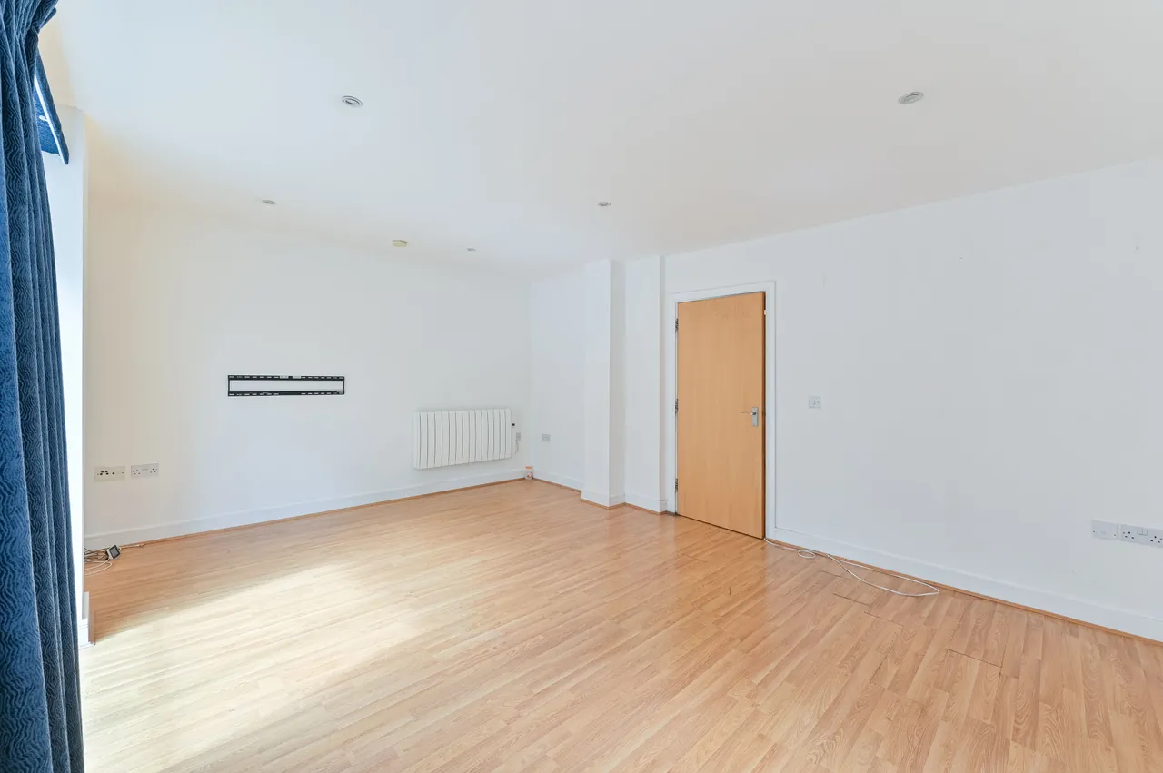 75 Catalpa Court, Hither Green Lane, London, photo 10