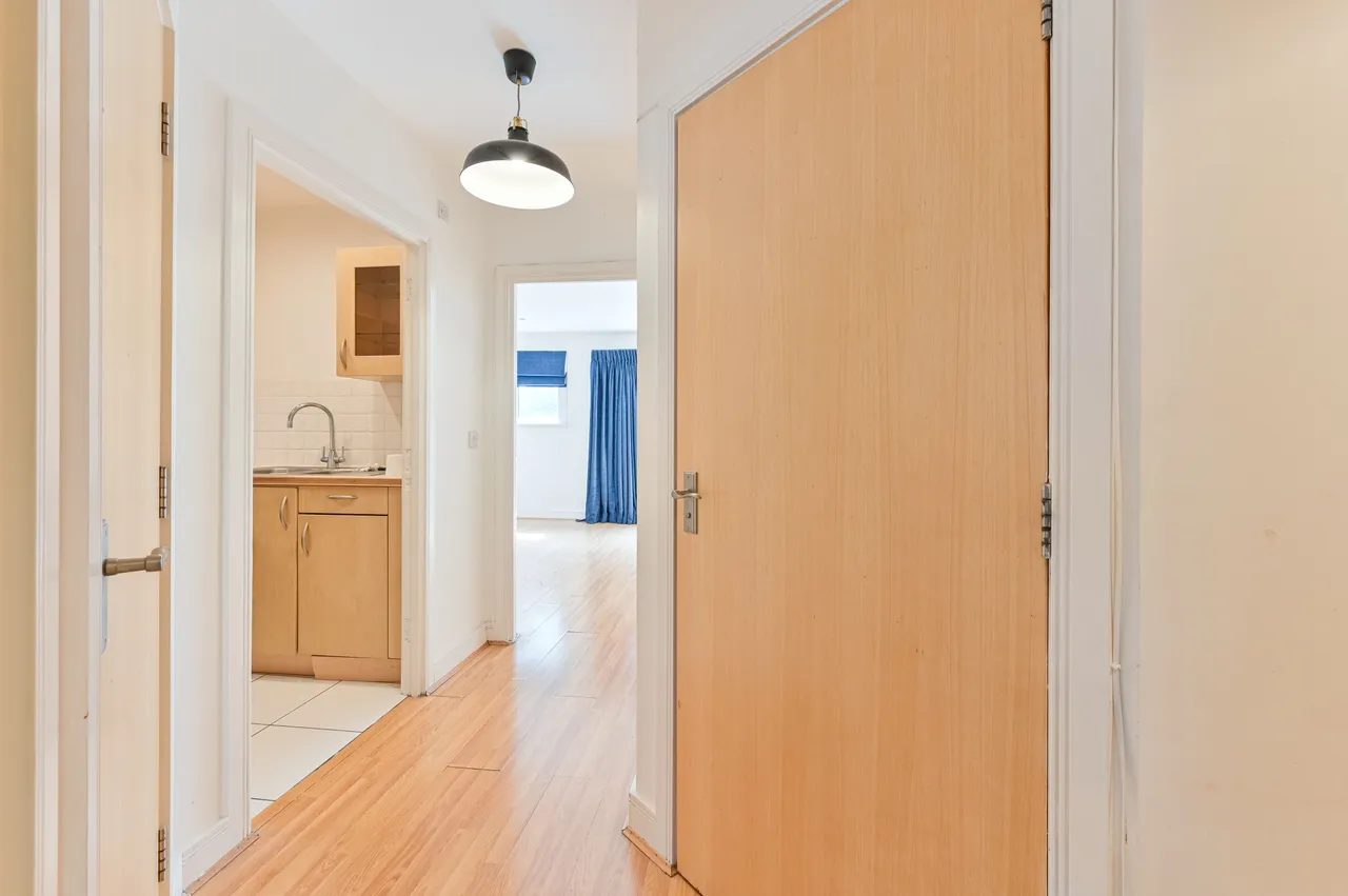 75 Catalpa Court, Hither Green Lane, London, photo 4