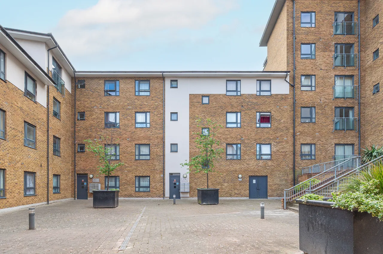 2 bed flat for sale — 75 Catalpa Court, Hither Green Lane, London
