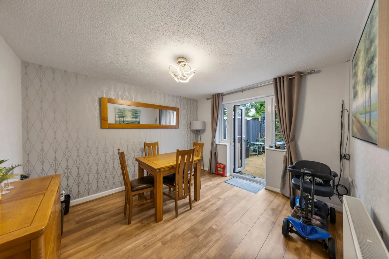 Montrose Close, Fearnhead, Warrington, Warrington, WA2 0SN, photo 8