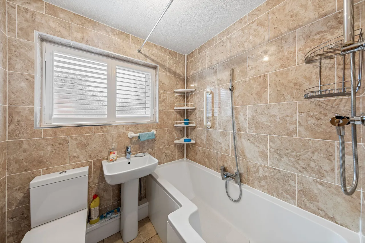 Montrose Close, Fearnhead, Warrington, Warrington, WA2 0SN, photo 9