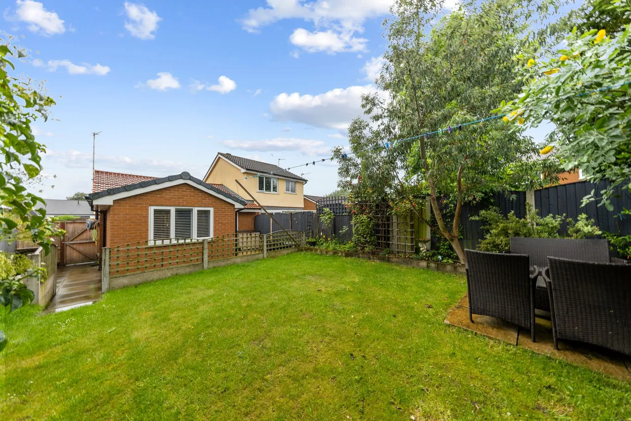 Montrose Close, Fearnhead, Warrington, Warrington, WA2 0SN, photo 10