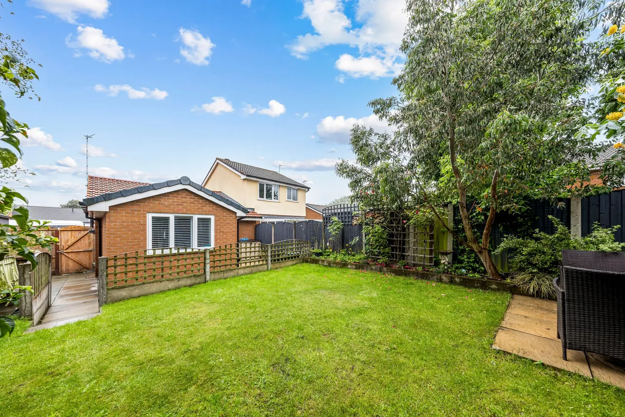 Montrose Close, Fearnhead, Warrington, Warrington, WA2 0SN, photo 18