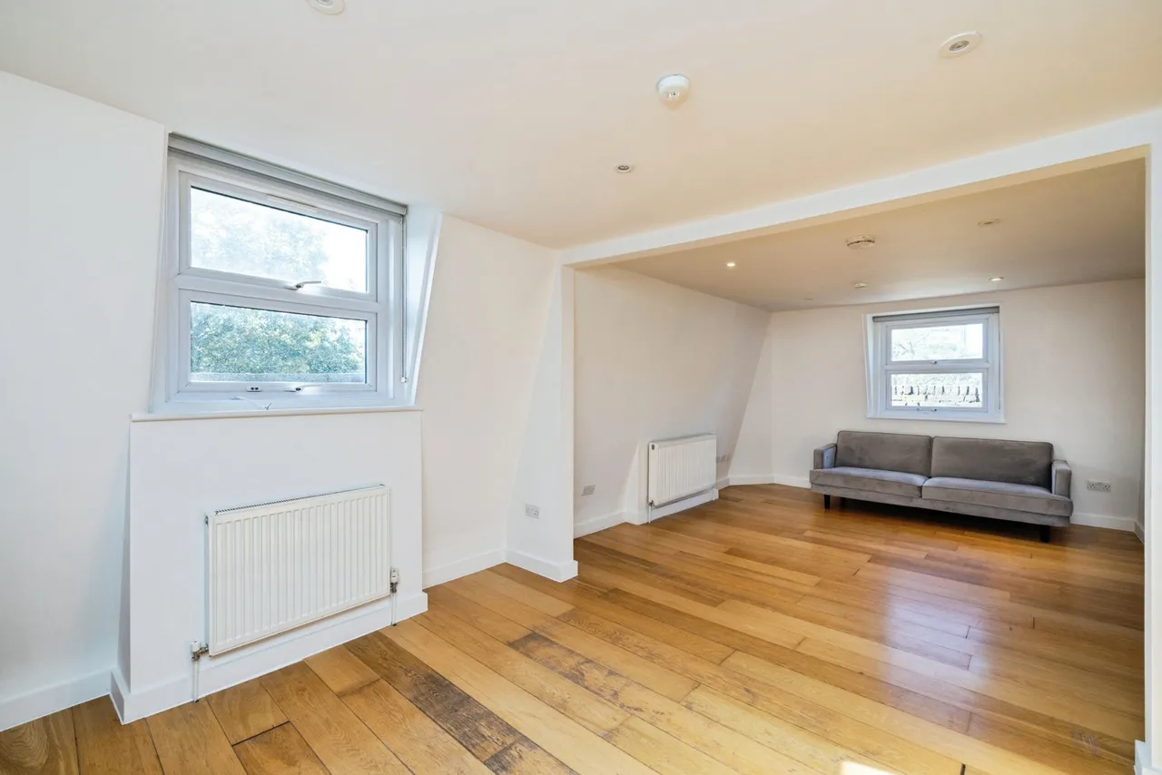 2 bed flat to rent, White Horse Road, Limehouse, E1