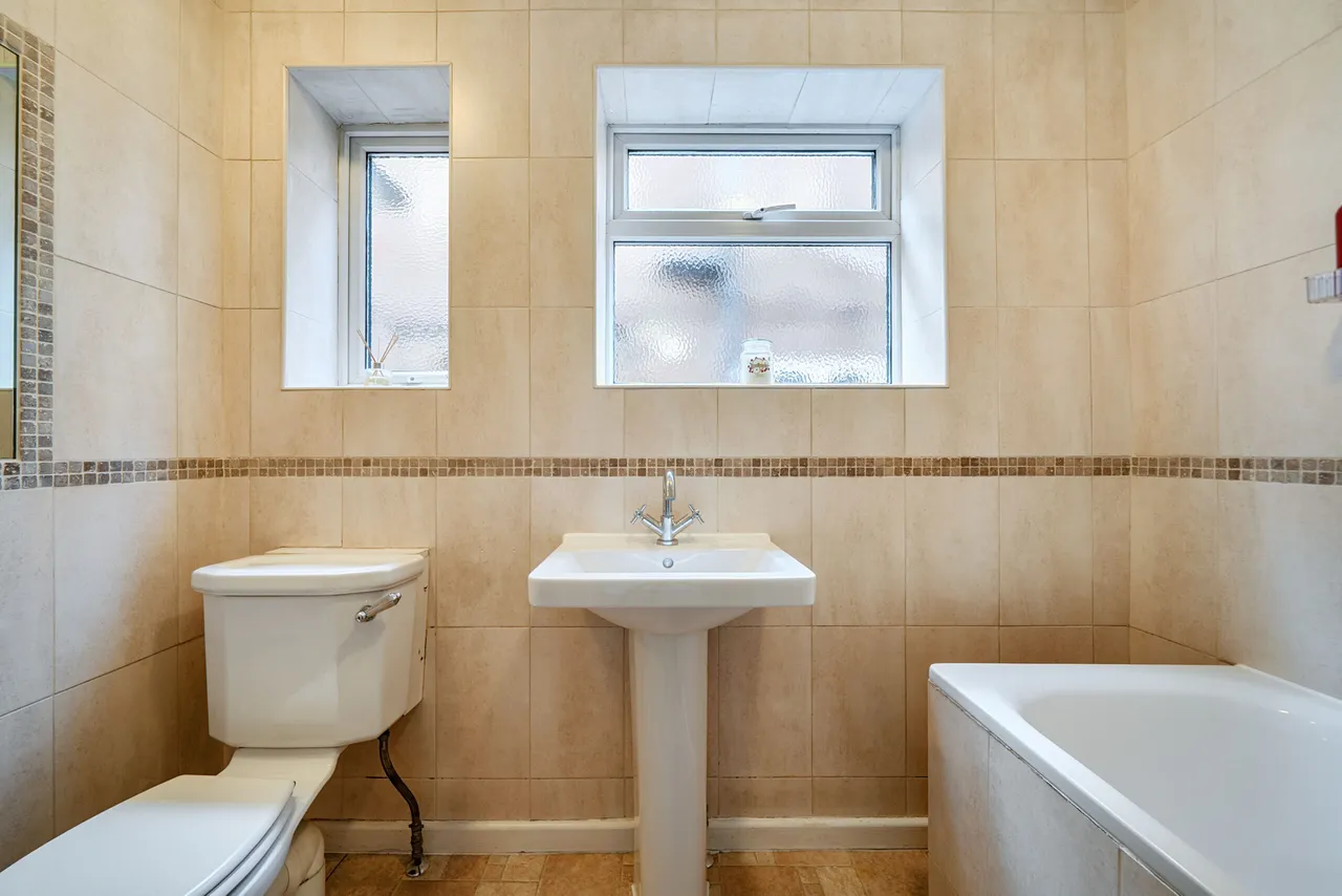 The Vale, London, Greater London, N14 6BA, photo 13