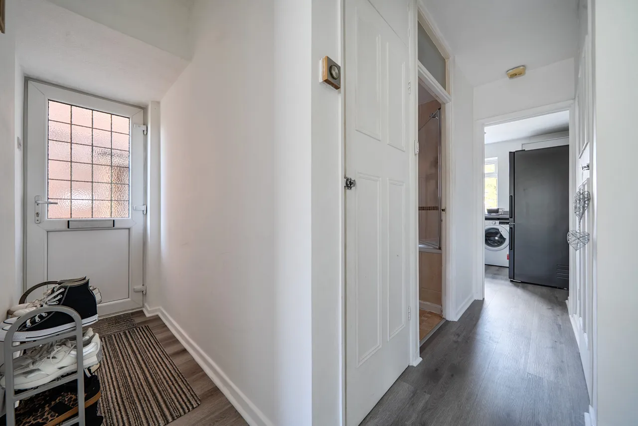 The Vale, London, Greater London, N14 6BA, photo 14