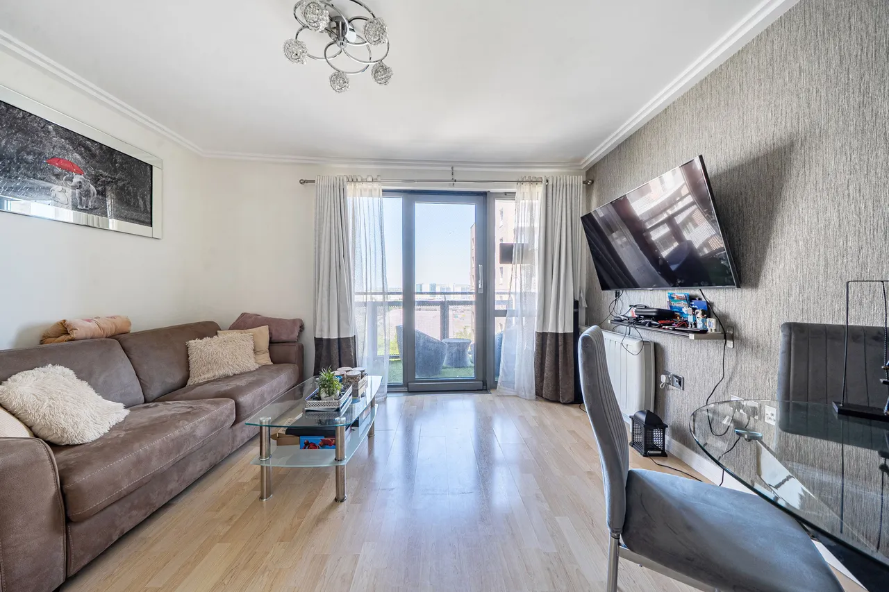 174 Trentham Court, Victoria Road, London, photo 9
