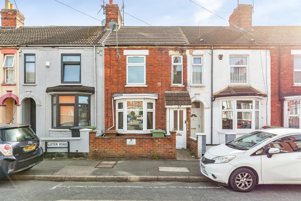 2 bed house for sale, Lister Road, Wellingborough, NN8