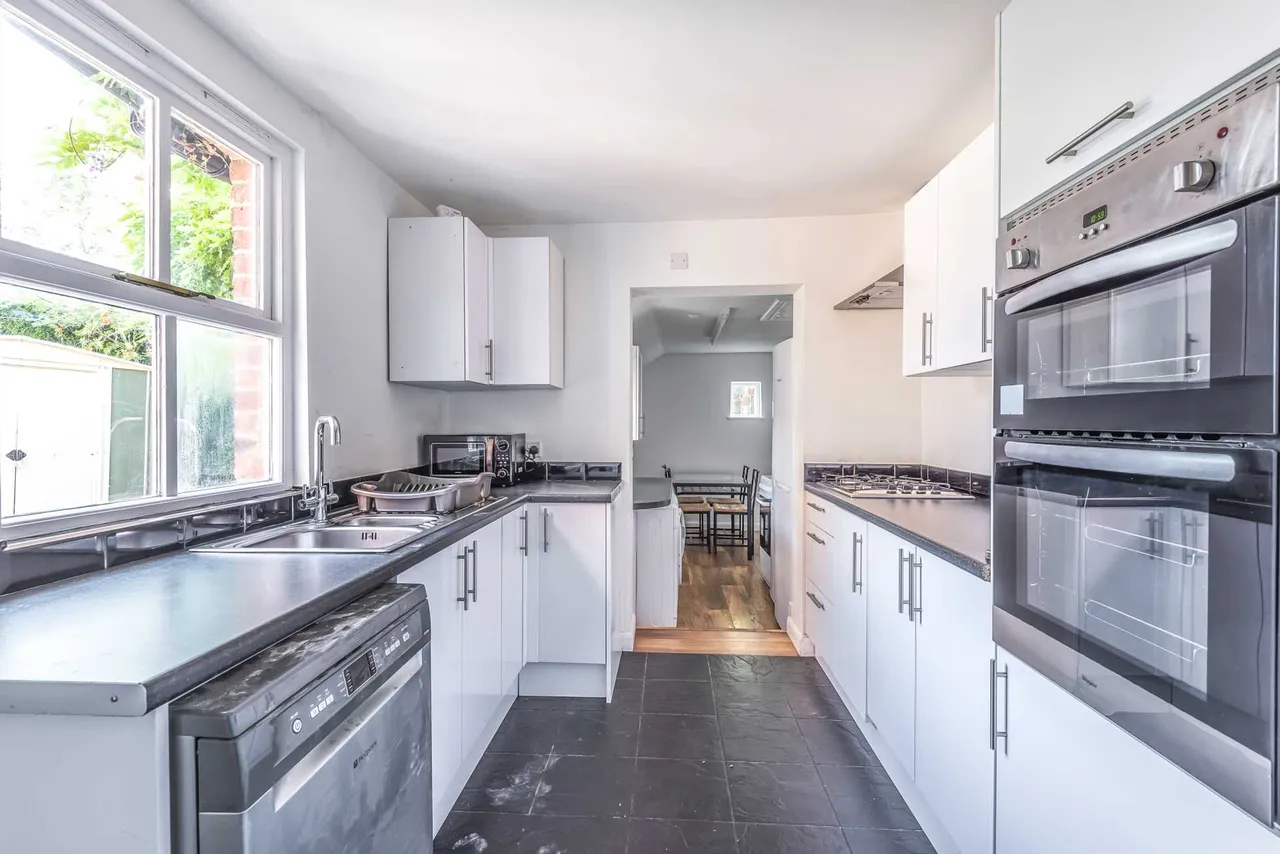 Manor Road, Guildford, GU2 9NR, photo 4