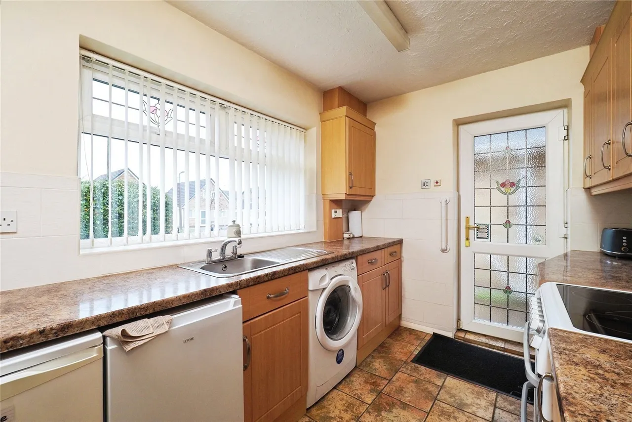 Alexander Close, Hucknall, Nottingham, Nottinghamshire, NG15, photo 3