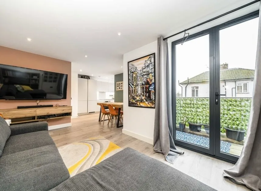 Curzon Crescent, London, NW10, photo 7