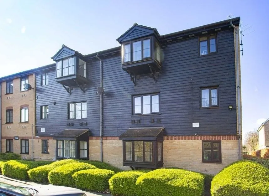flat for sale — Kilberry Close, Isleworth