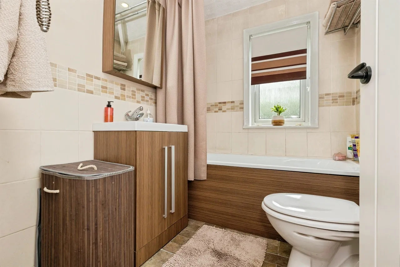 Oakleigh Avenue, Glen Parva, LE2, photo 12