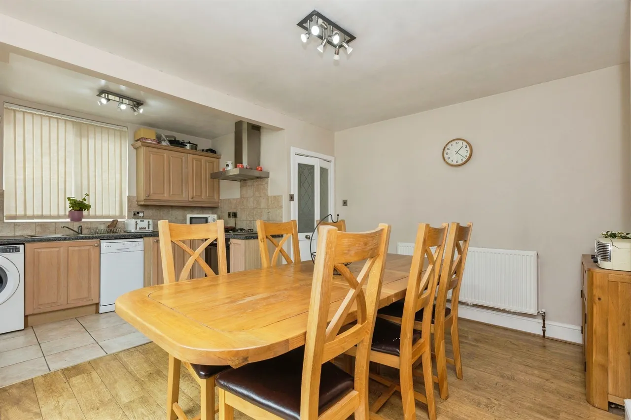 Oakleigh Avenue, Glen Parva, LE2, photo 15