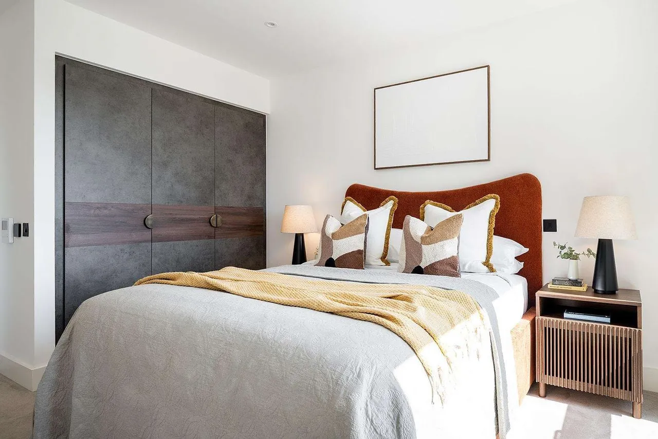 Burridge Gardens, Clapham Junction, SW11, photo 3
