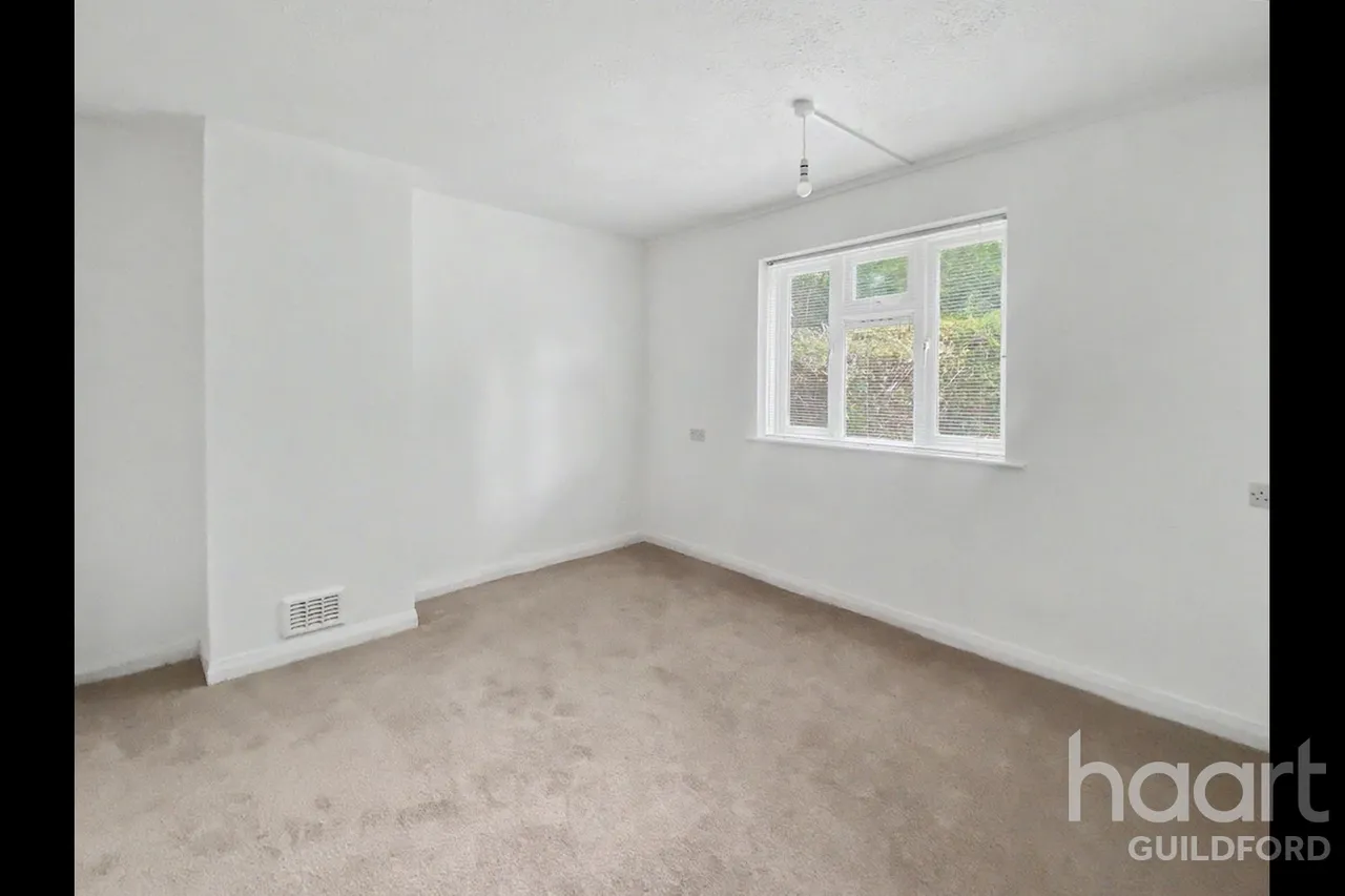 Foxburrows Avenue, Guildford, GU2, photo 9