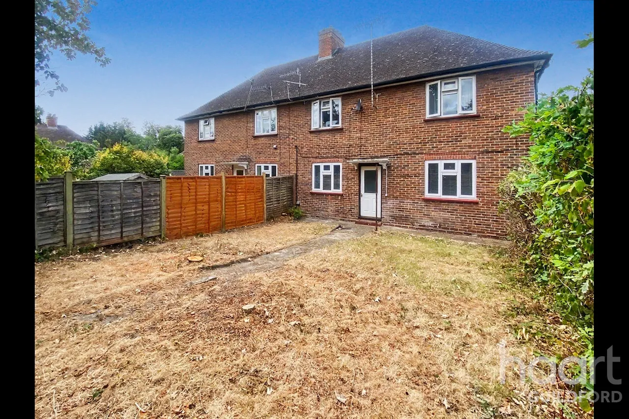 2 bed flat for sale, Foxburrows Avenue, Guildford, GU2