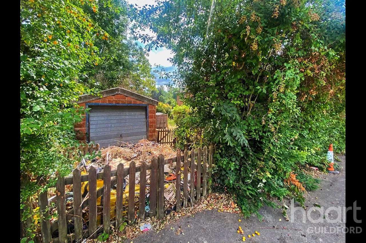 Foxburrows Avenue, Guildford, GU2, photo 12