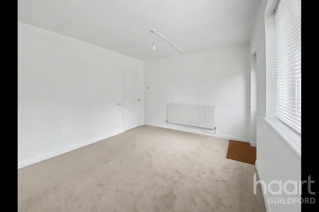 Foxburrows Avenue, Guildford, GU2, photo 5