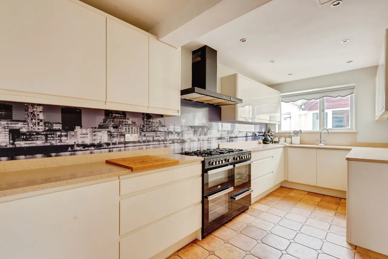 Brodie Avenue, Liverpool, L19, photo 6