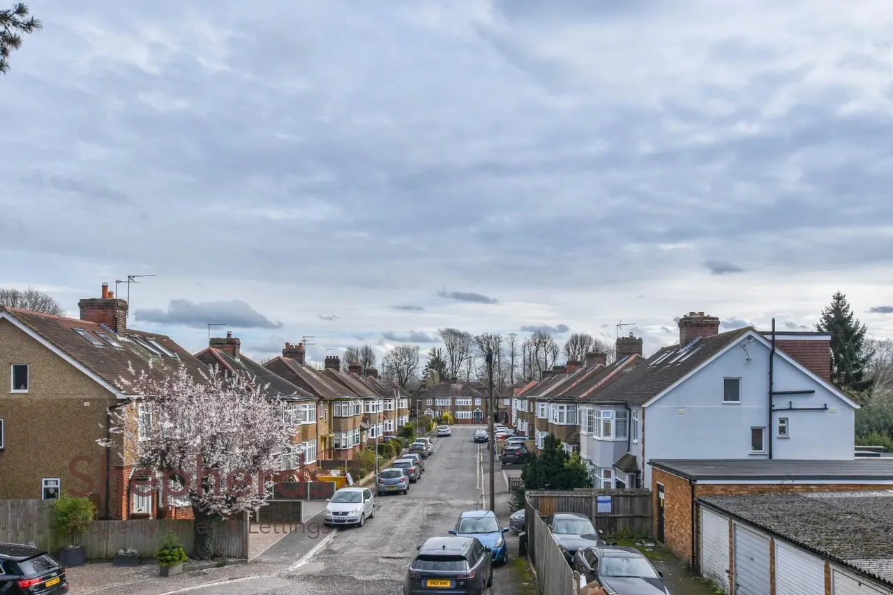 High Road, Broxbourne, EN10, photo 19
