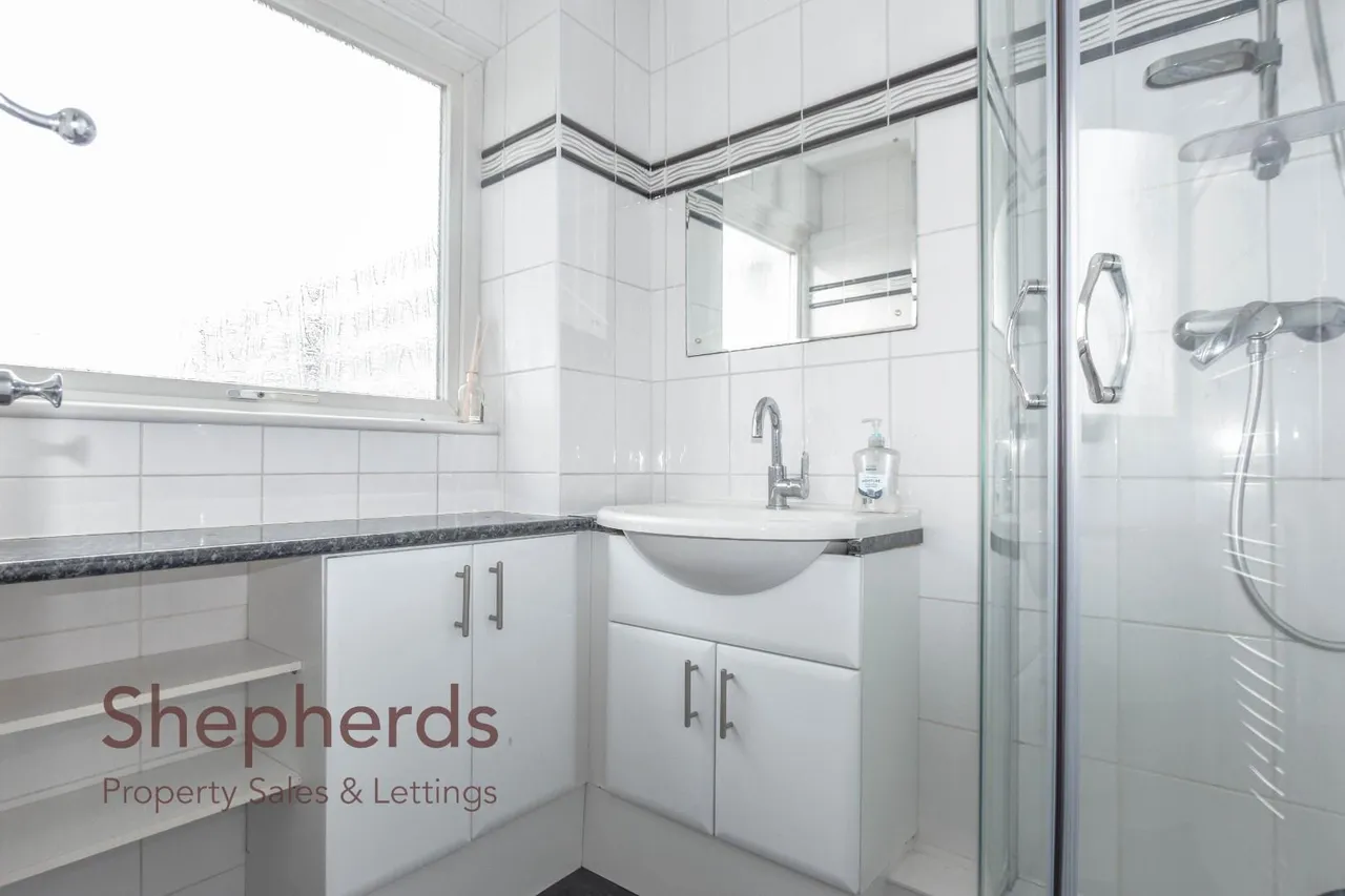 High Road, Broxbourne, EN10, photo 8