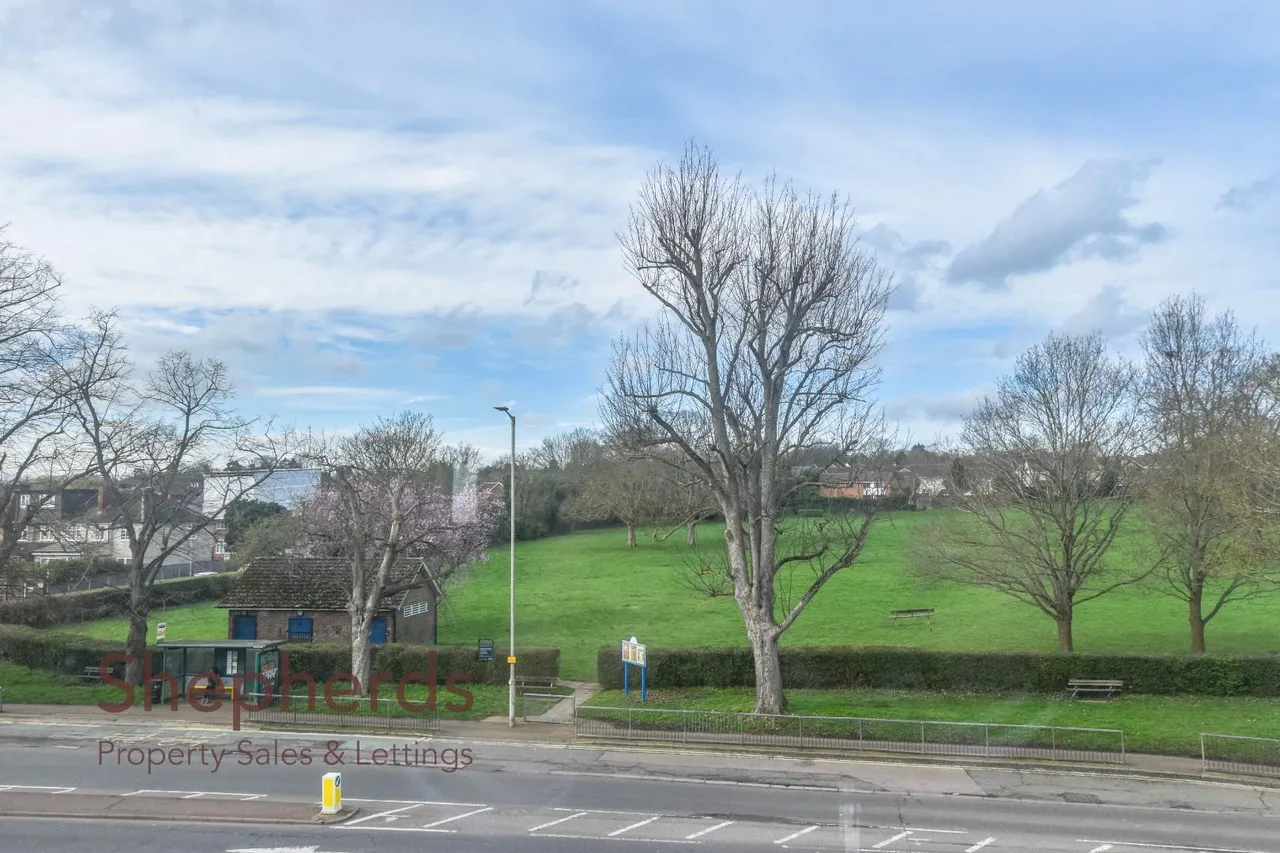 High Road, Broxbourne, EN10, photo 15
