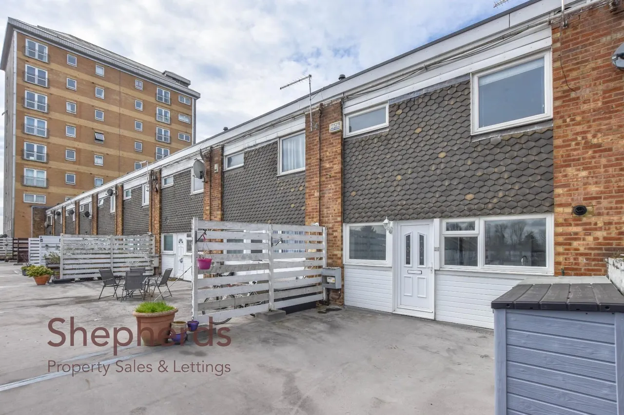 High Road, Broxbourne, EN10, photo 16