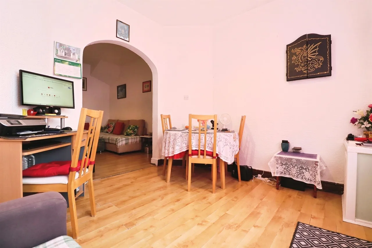 North Clive Street, CARDIFF, photo 5