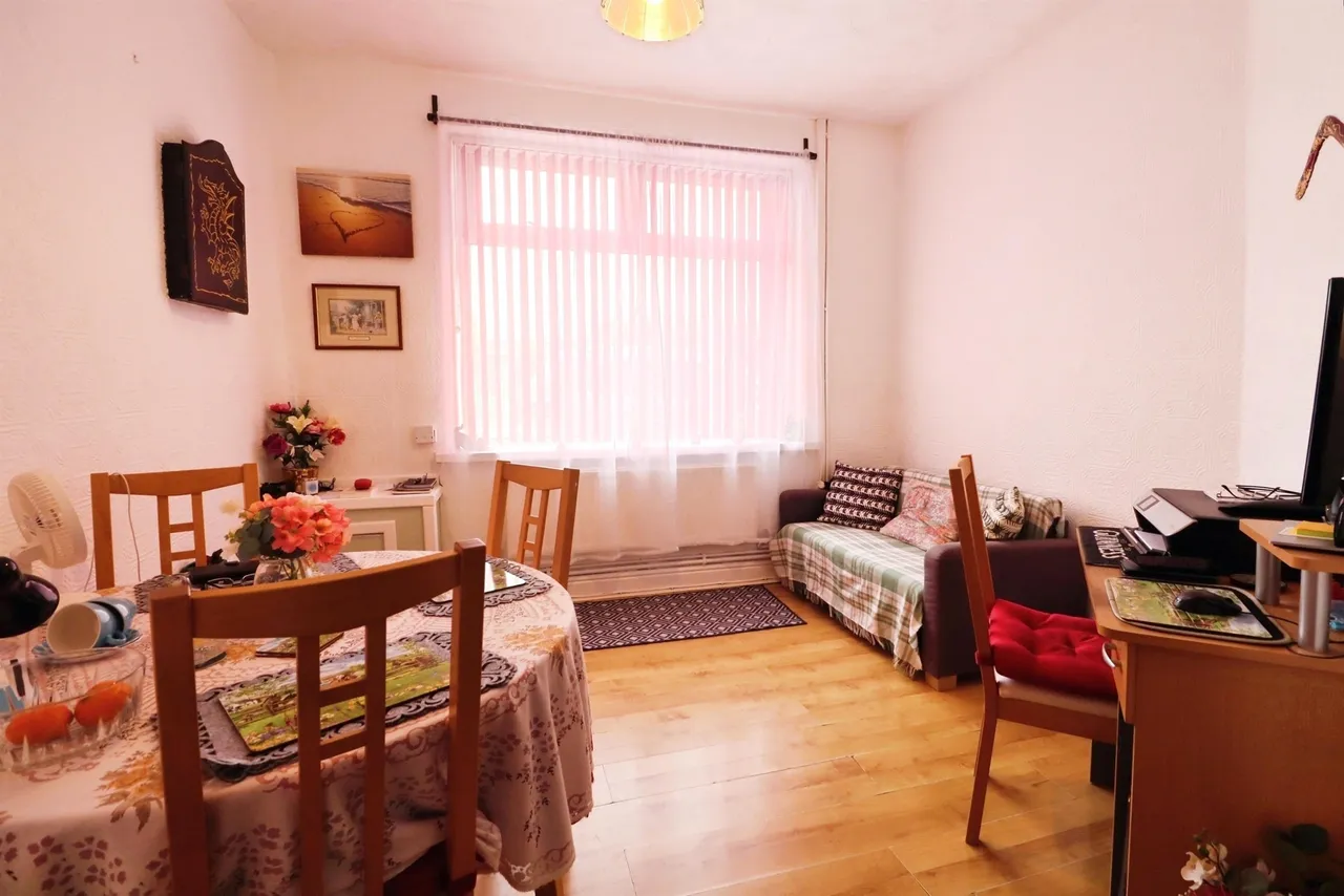 North Clive Street, CARDIFF, photo 4
