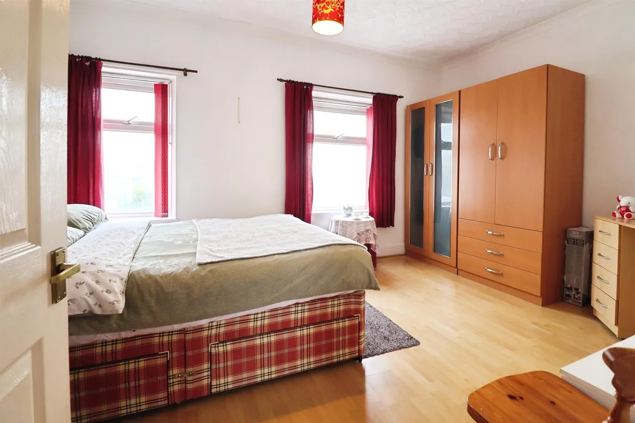 North Clive Street, CARDIFF, photo 11