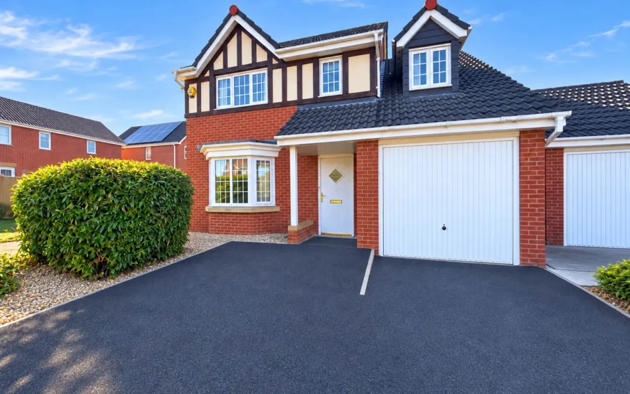 4 bed house for sale — Sky Lark Rise, St Helens