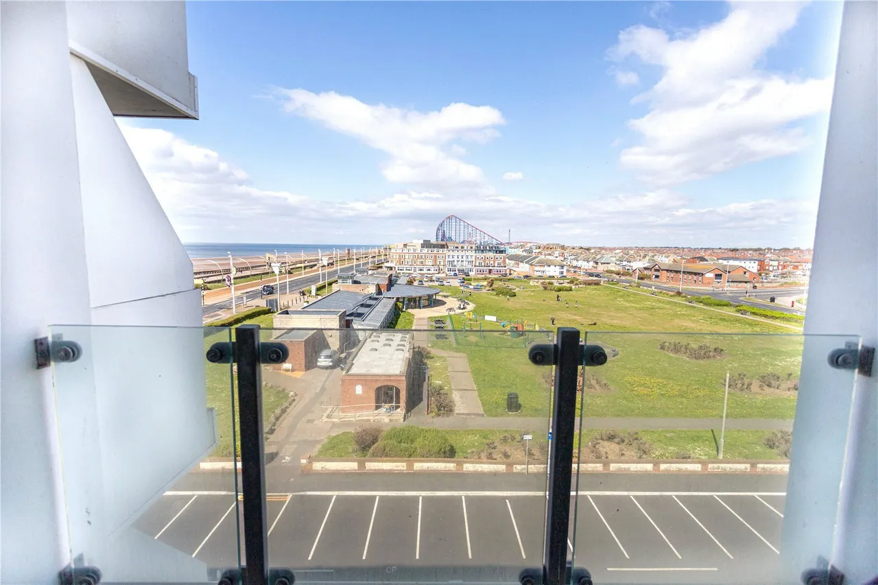 New South Promenade, Blackpool, FY4, photo 7