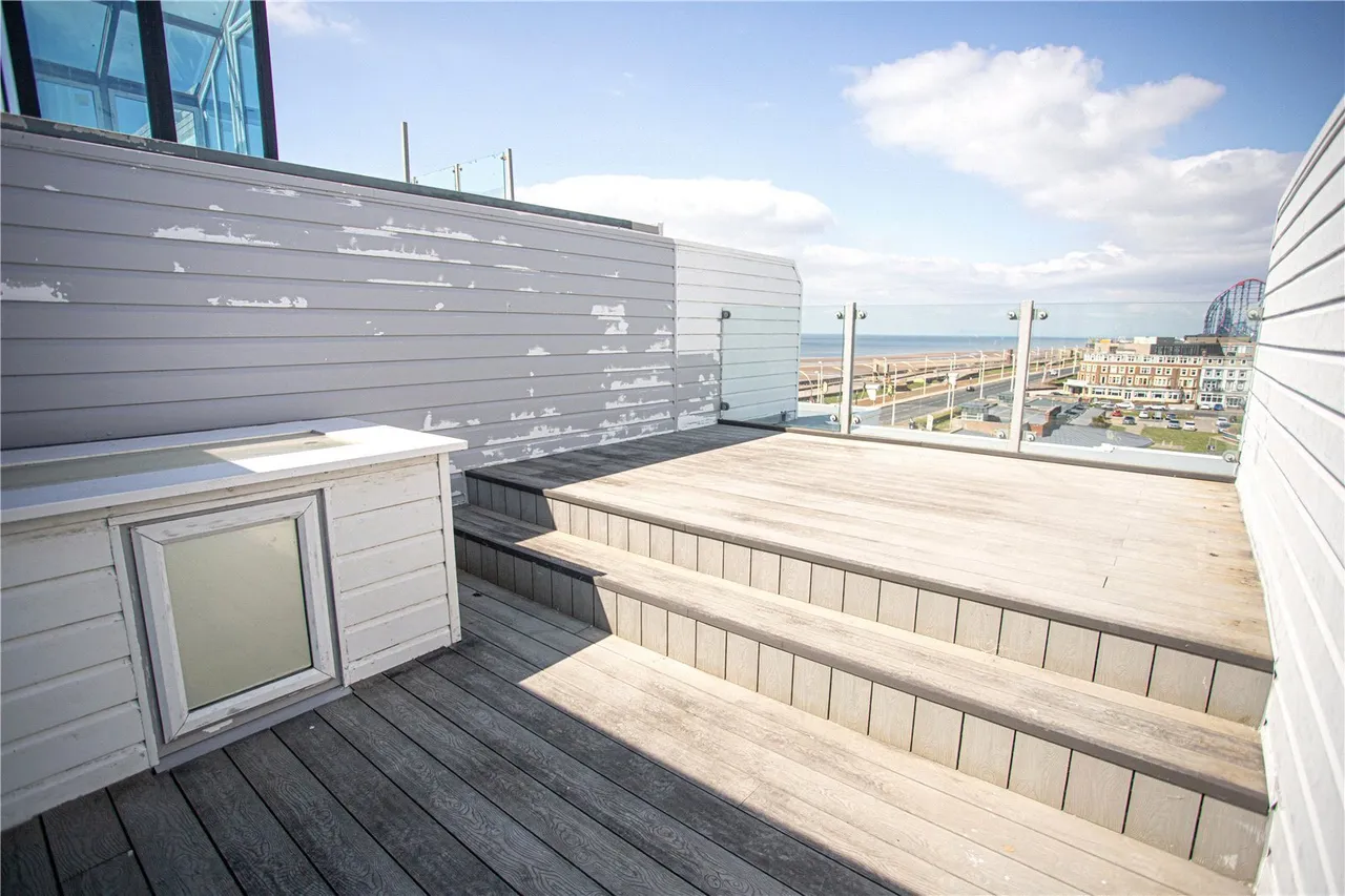 New South Promenade, Blackpool, FY4, photo 9