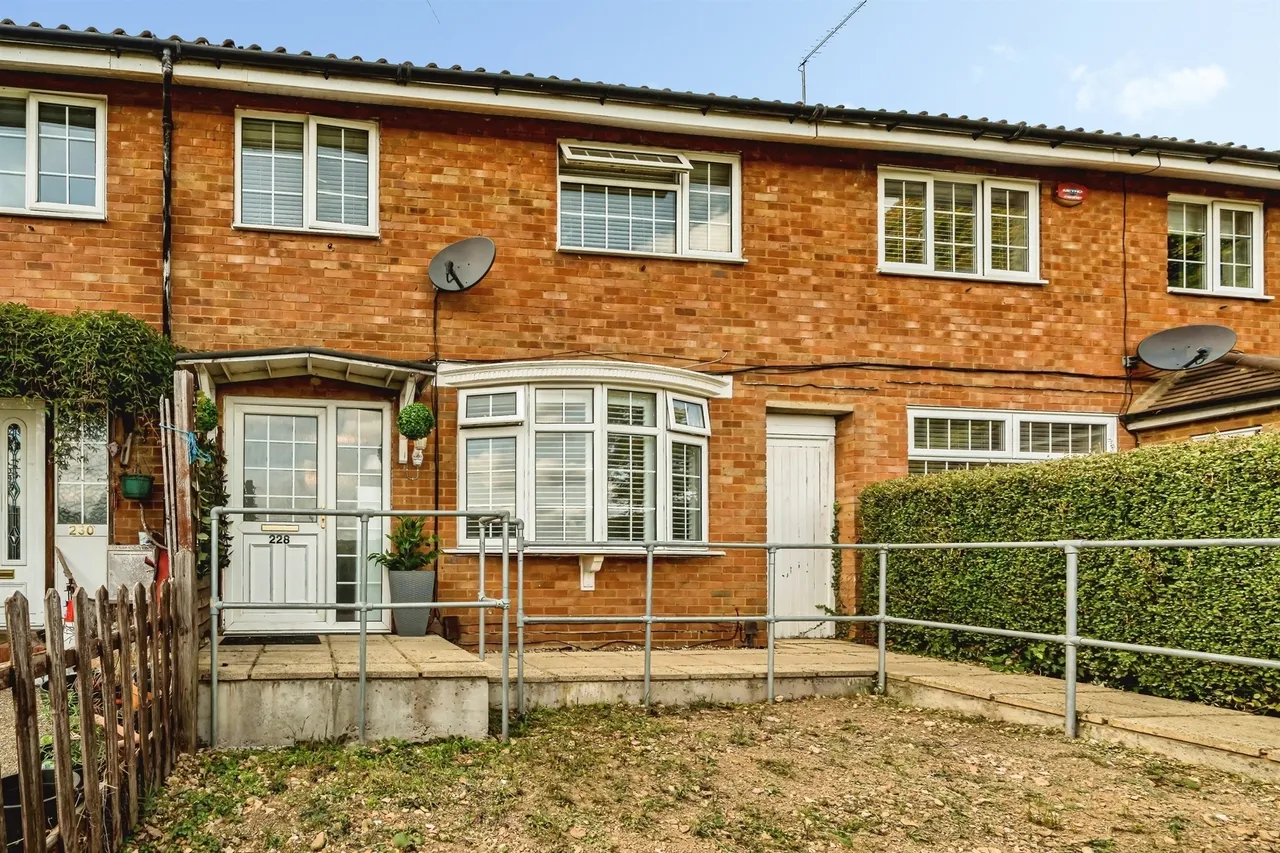 Lynch Hill Lane, Slough, SL2, photo 14