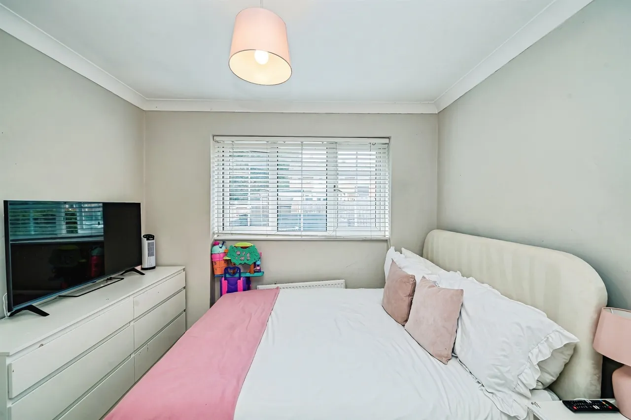 Lynch Hill Lane, Slough, SL2, photo 7