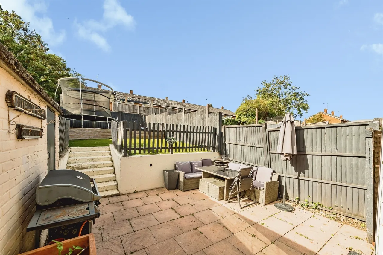 Lynch Hill Lane, Slough, SL2, photo 12