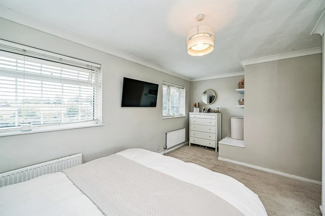 Lynch Hill Lane, Slough, SL2, photo 2